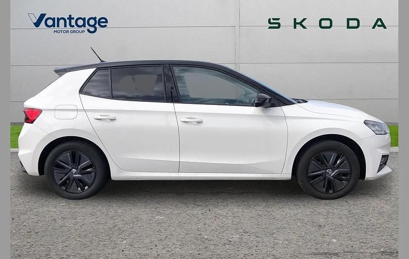 Used Skoda Fabia Colour Edition 94 HP (69 kW) 2023 Candy white body / black magic pearl effect roof Hatchback