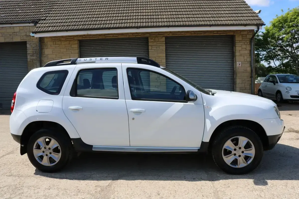 Usado Dacia Duster 125 HP (91 kW) 2018 Branco SUV