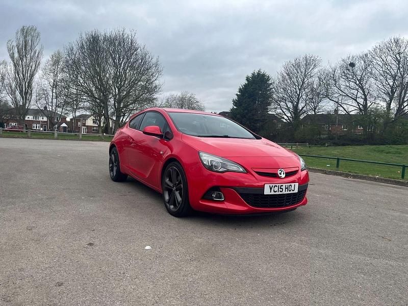 Second-hand Vauxhall Astra GTC Edition 2015 Roșu Hatchback