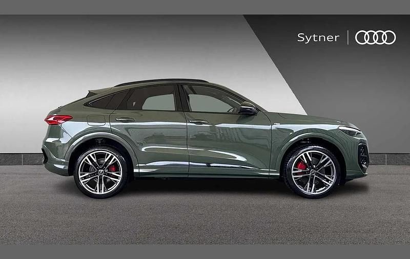 New Audi Q5 Comfort 200 HP (147 kW) 2026 Green SUV