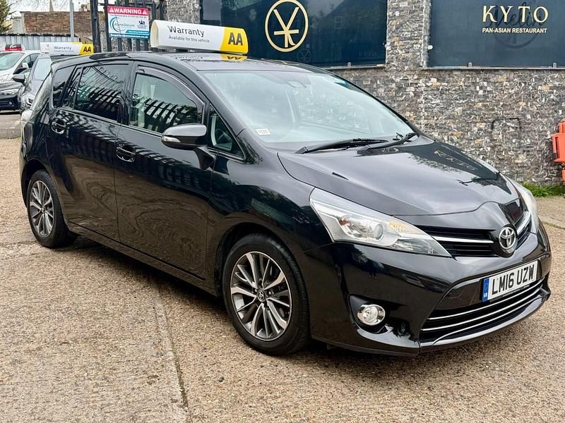 Used Toyota Verso Design 147 HP (108 kW) 2016 Black MPV