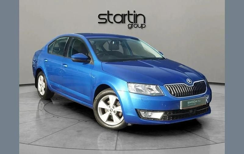 Race blue metallic Used 2016 Skoda Octavia SE L Hatchback | £10,450 (Fair price) - Image 1/4