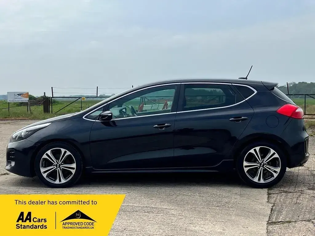 Usado Kia Ceed GT-Line 136 HP (100 kW) 2016 Preto Citadino
