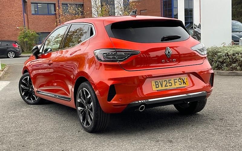 Used Renault Clio V Techno 90 HP (66 kW) 2025 Hatchback