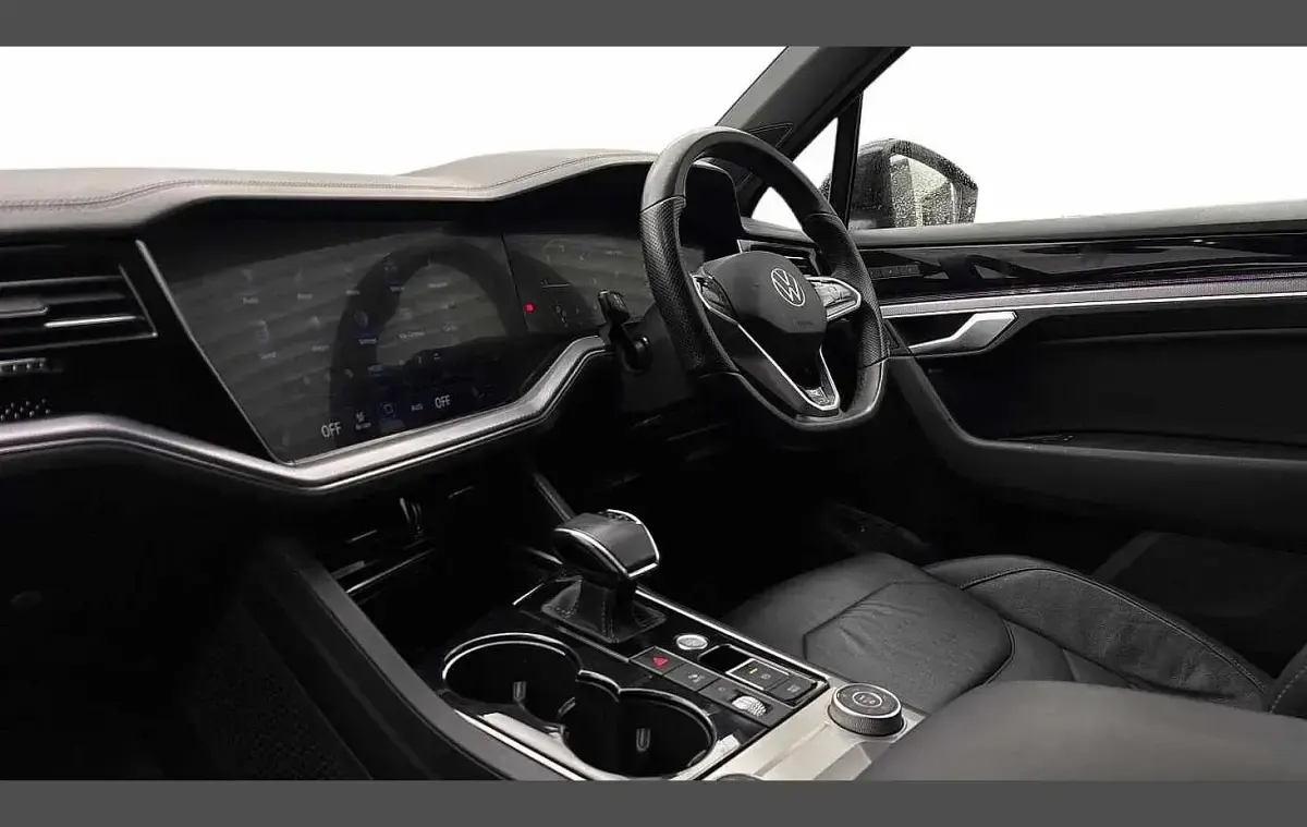 Używany VW Touareg Black Edition 286 KM (210 kW) 2023 Czarny SUV