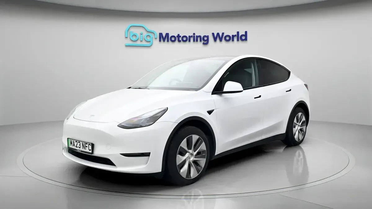 Used Tesla Model Y Long Range AWD 378 kW (514 HP) 2023 White SUV