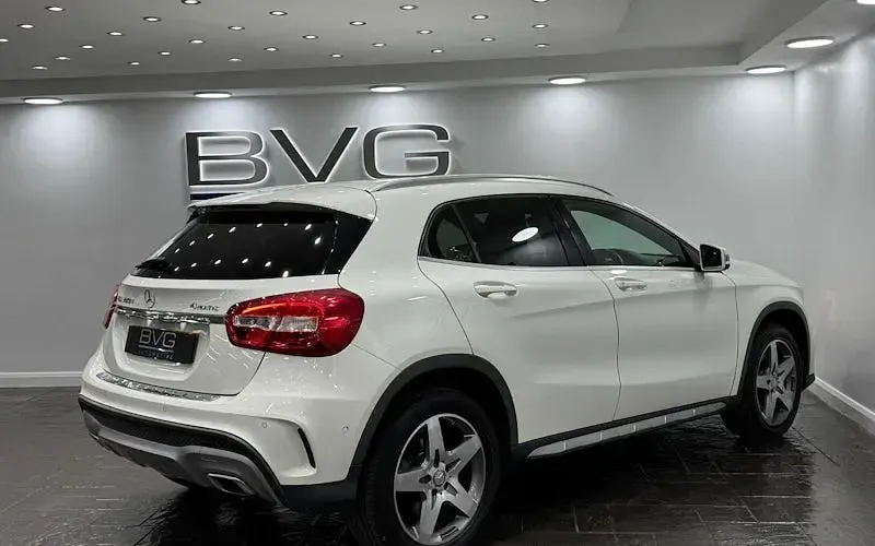 Used Mercedes GLA220 Executive 177 HP (130 kW) 2016 White SUV