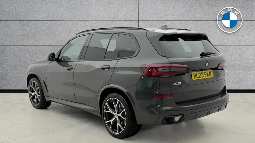 Usado BMW X5 M Sport 298 HP (219 kW) 2023 Cinzento SUV