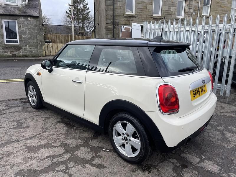 Used Mini Cooper Hatch 2015 White Hatchback