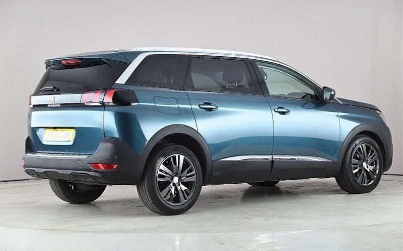 Używany Peugeot 5008 Allure 131 KM (96 kW) 2018 Zielony SUV