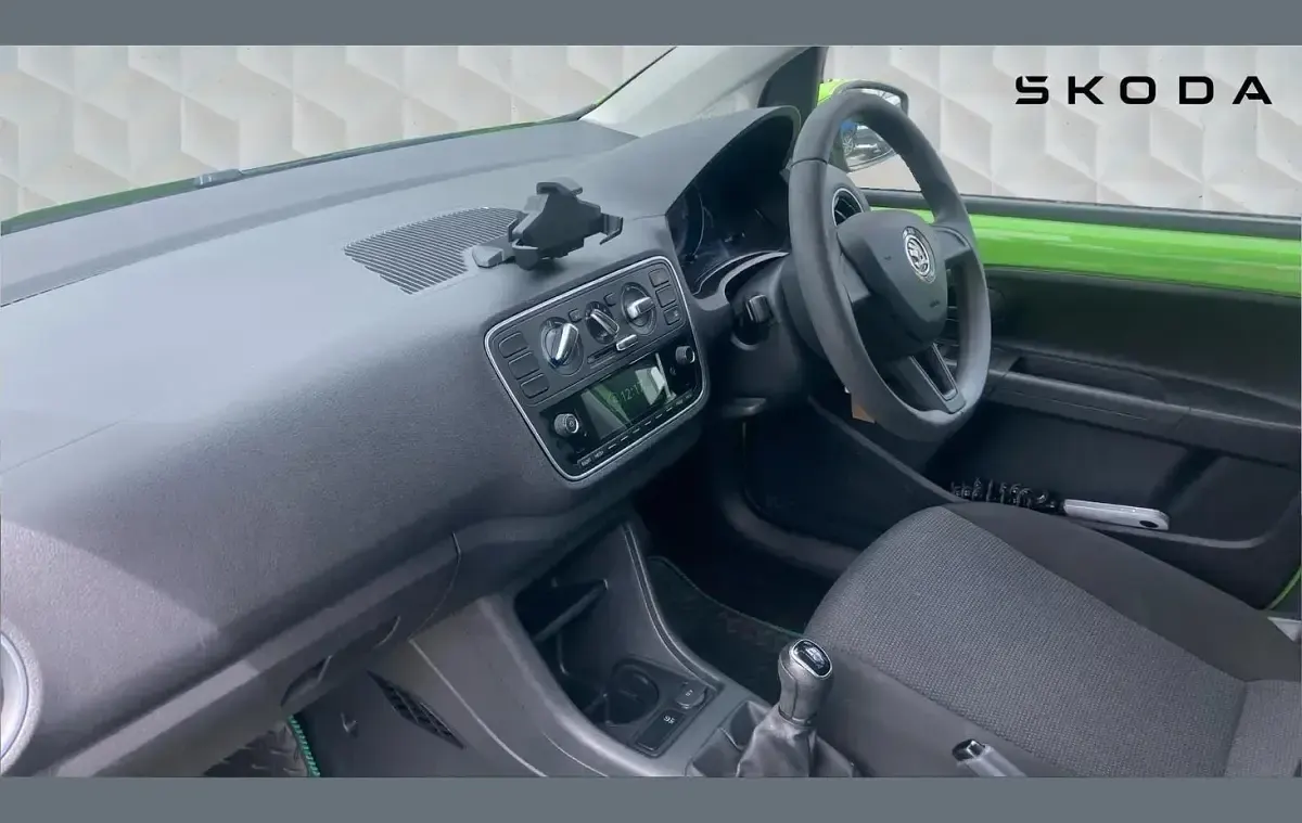 Used Skoda Citigo Colour Edition 60 HP (44 kW) 2018 Kiwi green Hatchback
