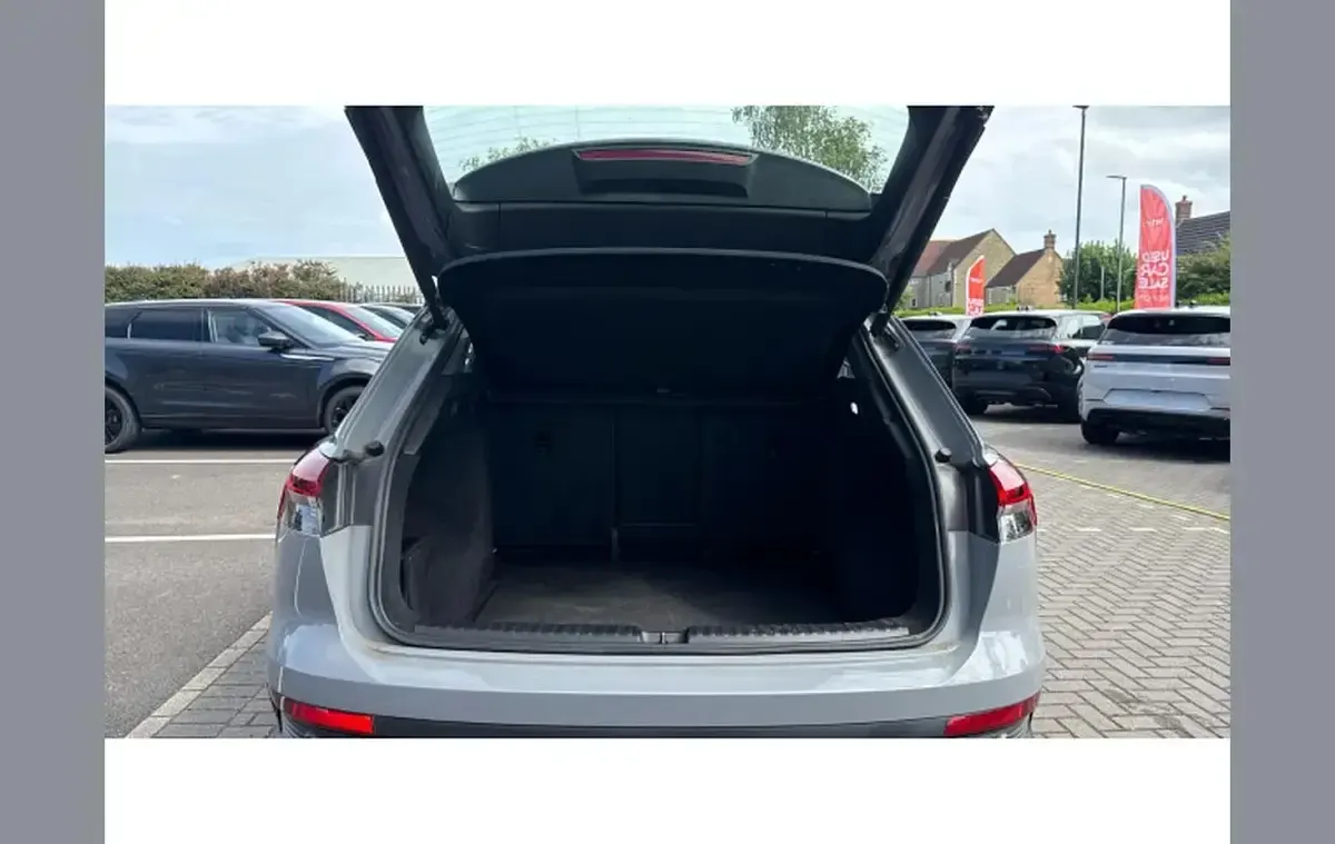 Used Audi Q4 e-tron Sport 210 kW (286 HP) 2024 Grey SUV
