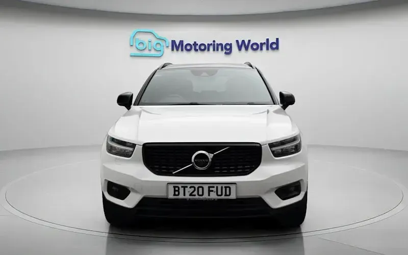 Used Volvo XC40 R-Design 163 HP (119 kW) 2020 White SUV