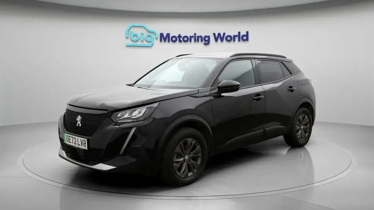 Second-hand Peugeot e-2008 Active+ 98 kW (134 CP) 2022 Negru SUV