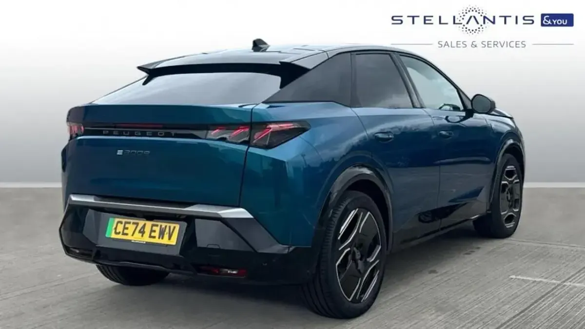 Used Peugeot e-3008 GT 152 kW (207 HP) 2024 Blue SUV