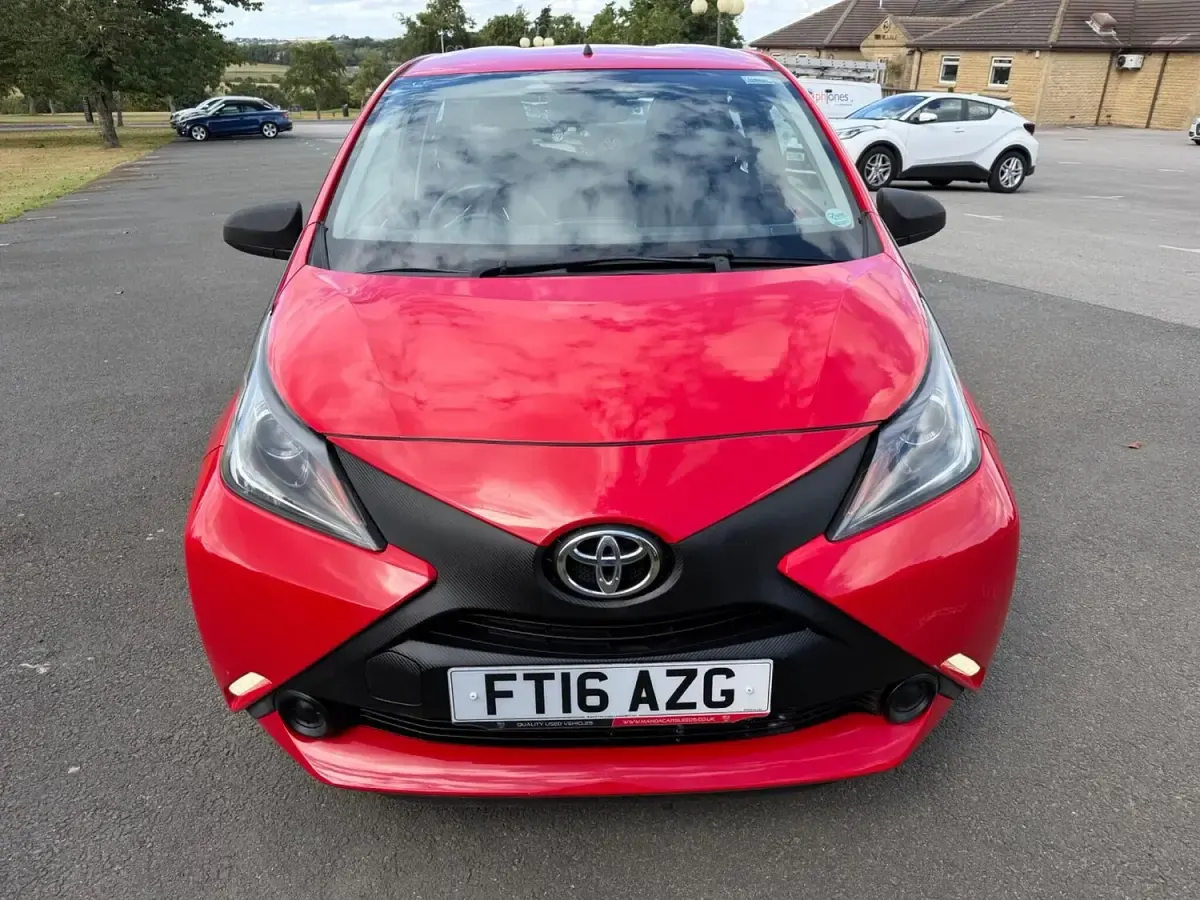 Used Toyota Aygo 69 HP (50 kW) 2016 Red Hatchback