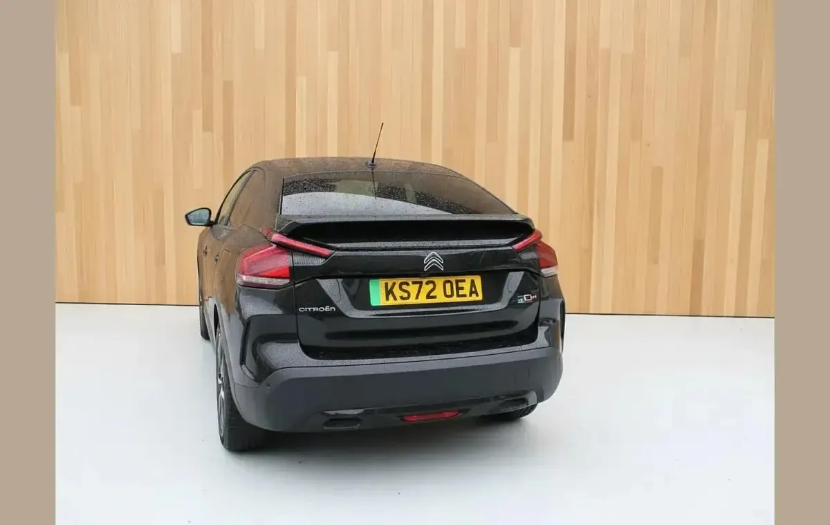 Second-hand Citroën e-C4 Shine 100 kW (136 CP) 2023 Negru Hatchback