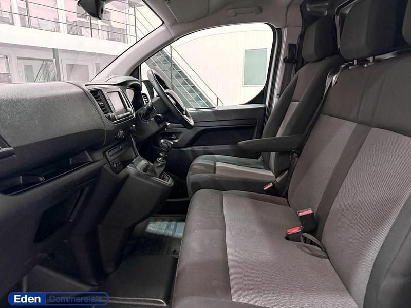 Second-hand Peugeot Expert Premium 2023 Alb Van