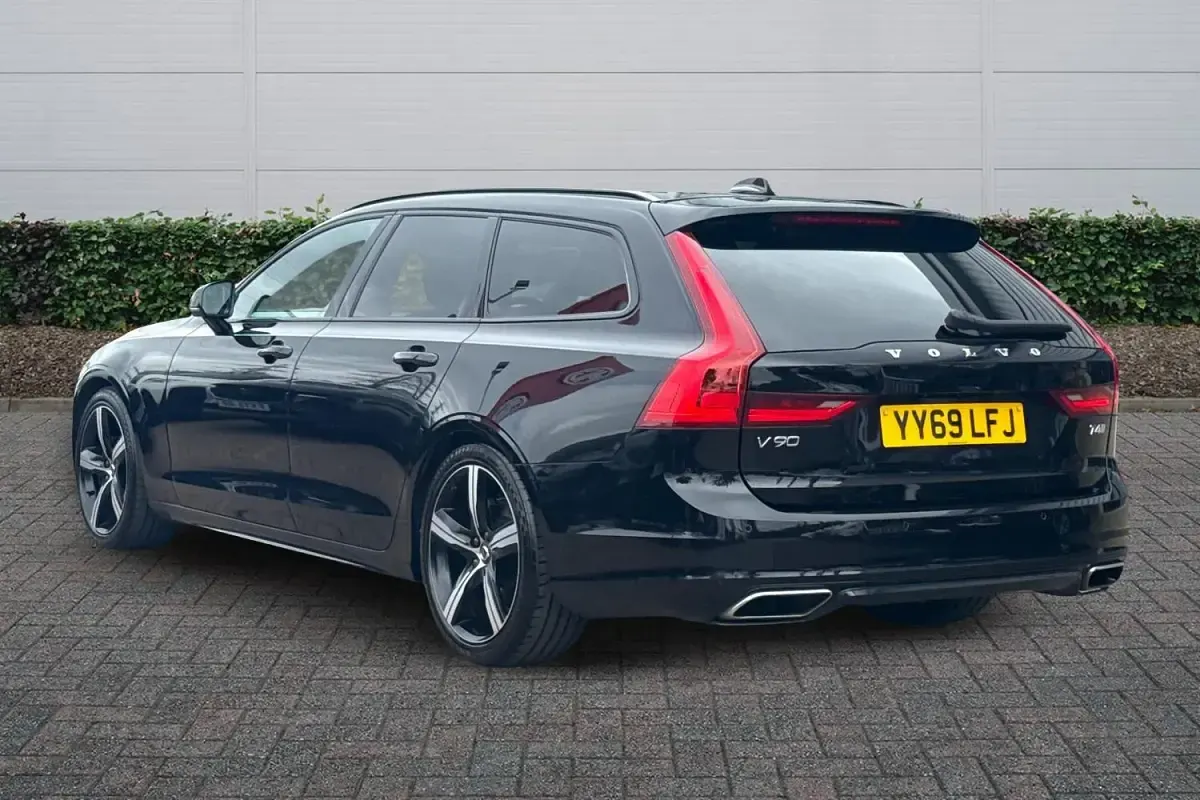 Used Volvo V90 R-Design 2019 Black Estate