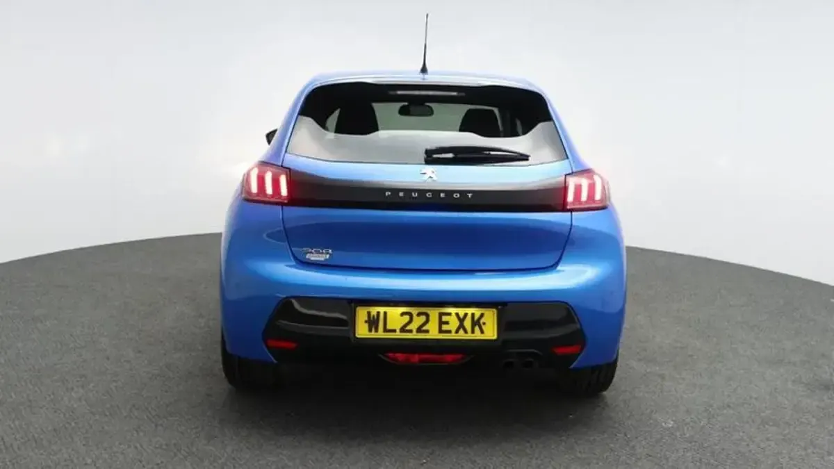 Used Peugeot 208 Allure Premium 129 HP (94 kW) 2022 Blue Hatchback