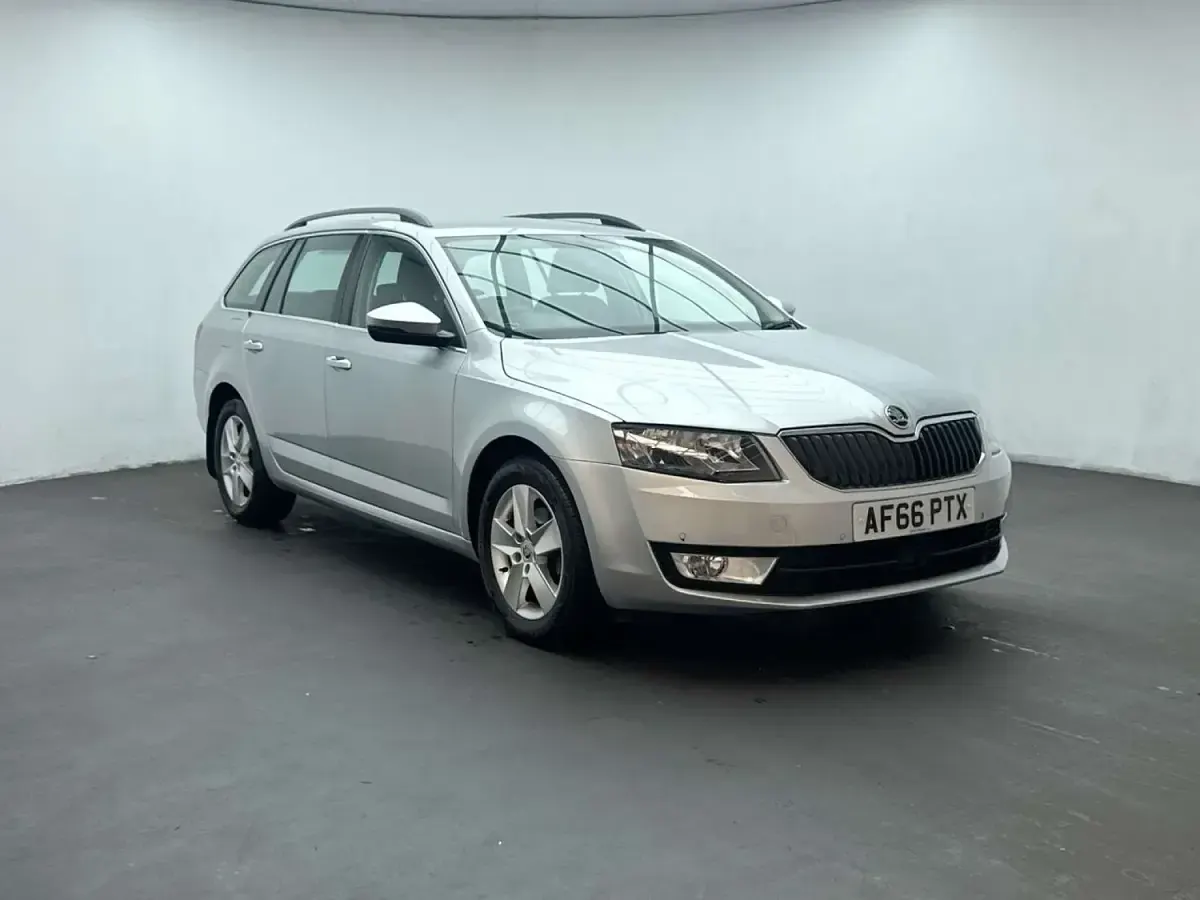 Used Skoda Octavia SE Technology 110 HP (80 kW) 2016 Silver Estate