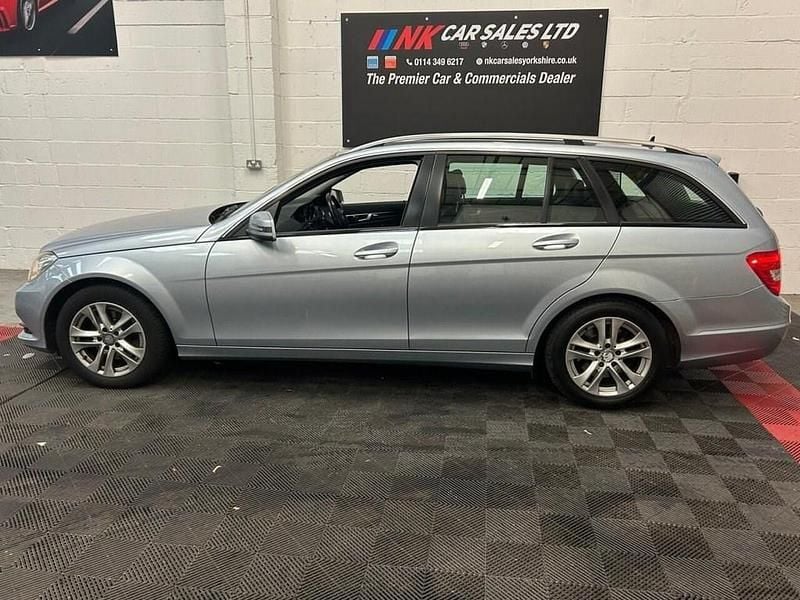 Used Mercedes C220 Executive 170 HP (125 kW) 2012 Silver Estate