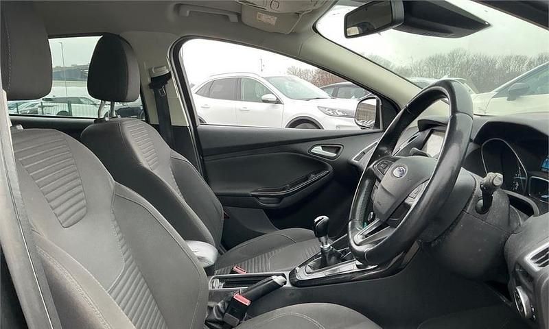 Usado Ford Focus Titanium 2017 Cinzento Citadino