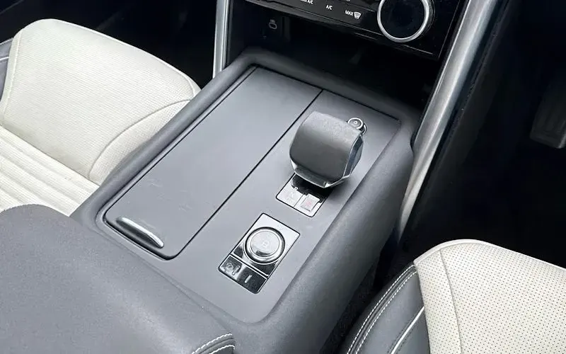 Used Land Rover Discovery HSE Dynamic 300 HP (220 kW) 2021 Other SUV
