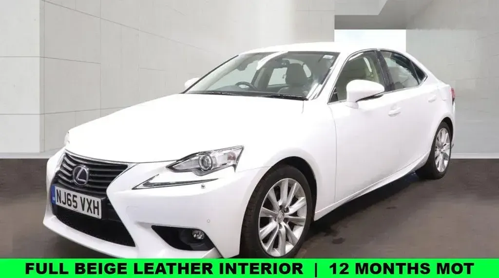 Used Lexus IS300h Executive Line 2015 White Sedan