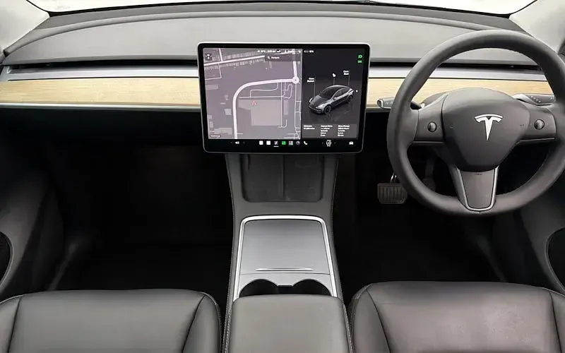 Used Tesla Model Y Standard Range 219 kW (299 HP) 2023 Grey SUV