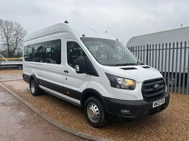 Usado Ford Transit 130 HP (95 kW) 2023 Branco