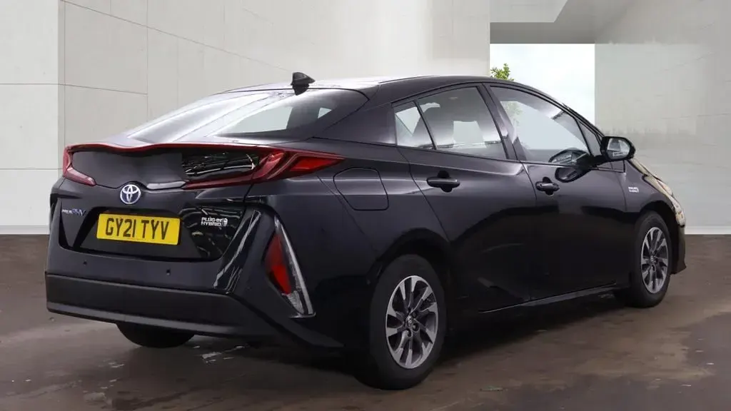 Used Toyota Prius 122 HP (89 kW) 2021 Black Hatchback