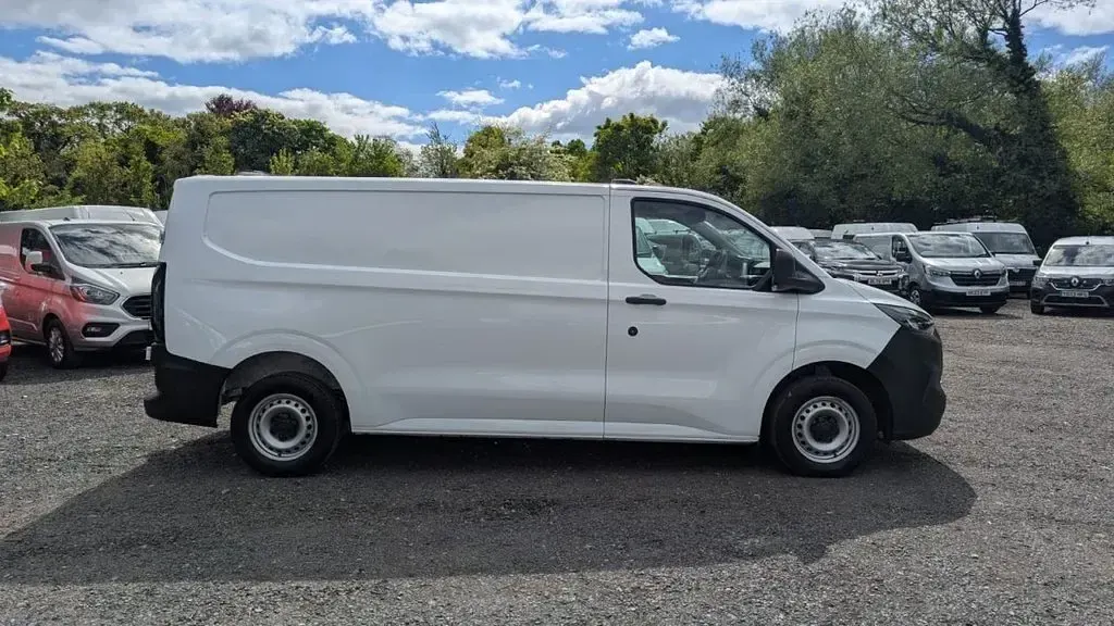 Used Ford Transit Custom 136 HP (100 kW) 2023 White Van