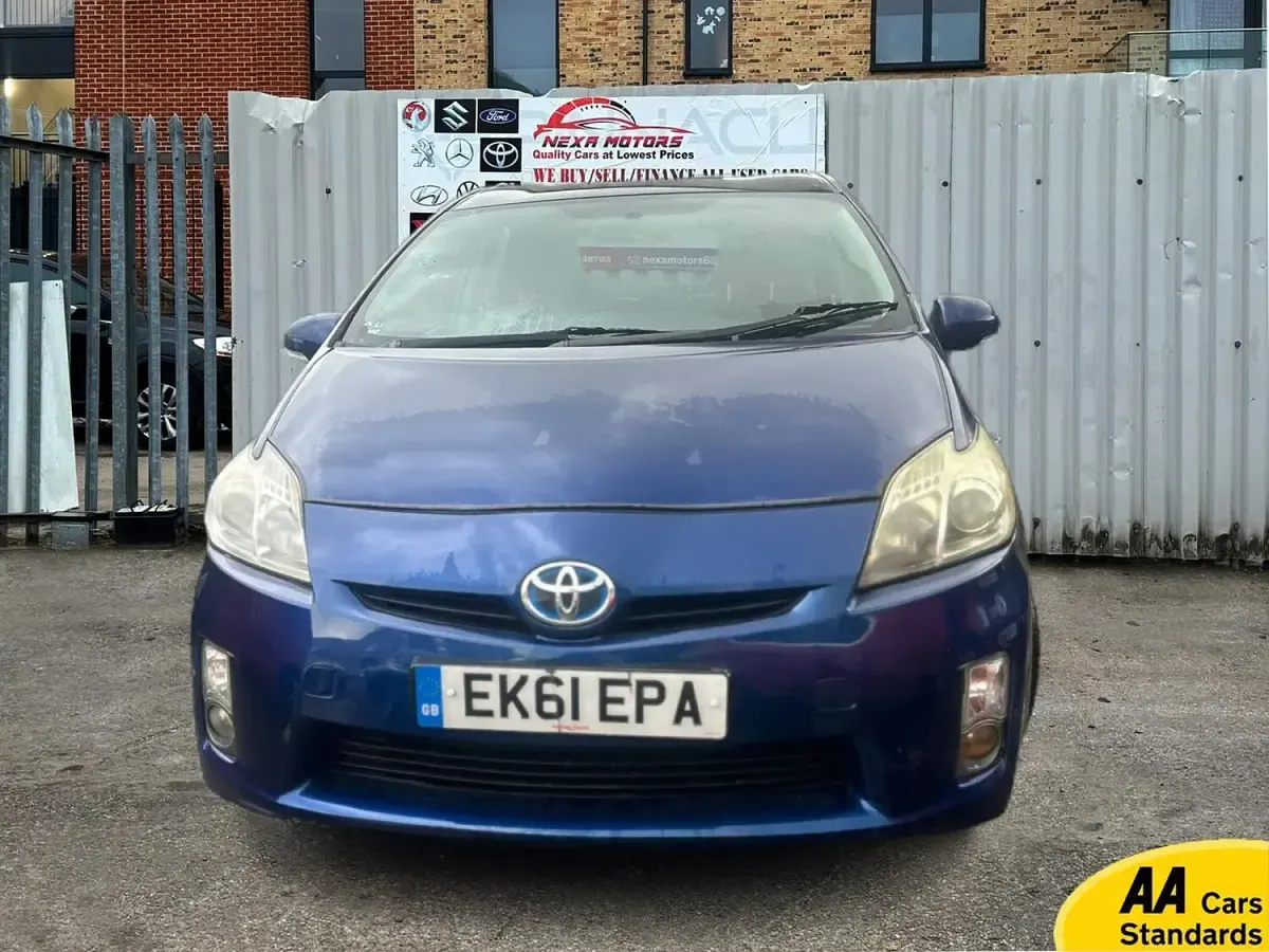 Used Toyota Prius T3 136 HP (100 kW) 2011 Blue Hatchback