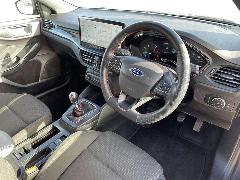 Used Ford Focus ST-Line 123 HP (90 kW) 2023 Grey Hatchback