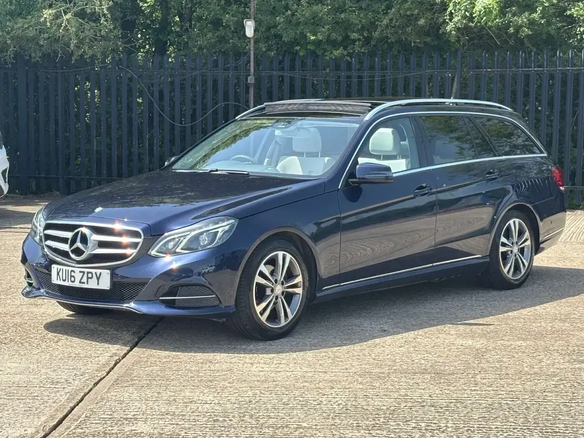 Used Mercedes E220 Premium 2016 Blue Estate