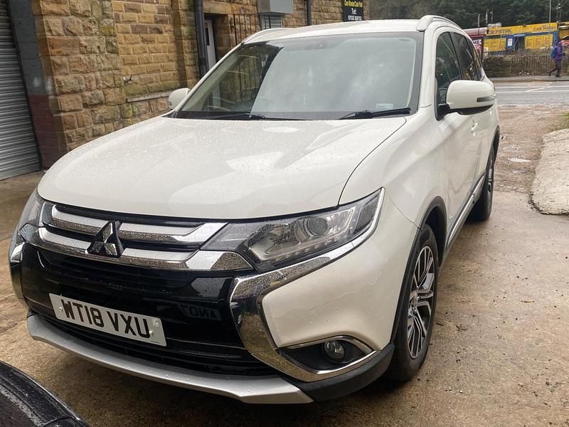 White Used 2018 Mitsubishi Outlander SUV | £11,995 (Fair price) - Image 1/3