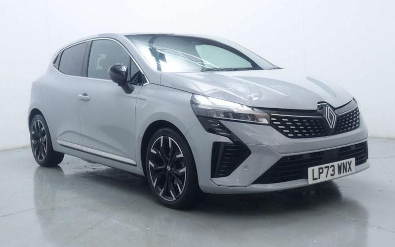 Used Renault Clio V Techno 143 HP (105 kW) 2025 Hatchback