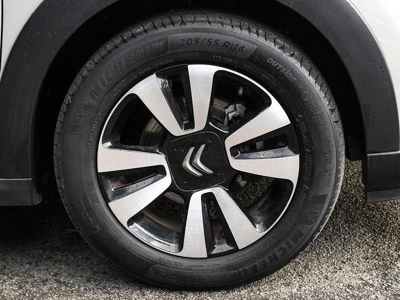 Used Citroën C3 PureTech 82 HP (60 kW) 2023 Brown Hatchback