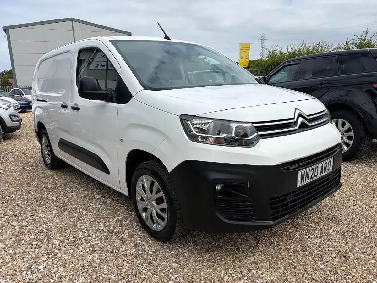 Used Citroën Berlingo 100 HP (73 kW) 2020 White MPV