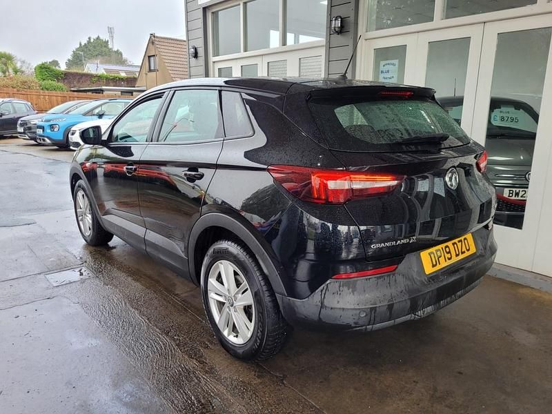 Used Vauxhall Grandland X S 130 HP (95 kW) 2019 Black SUV