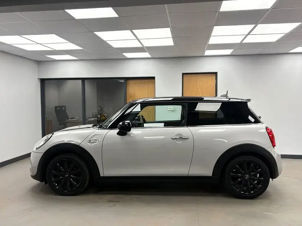 Used Mini Cooper SD Hatch 170 HP (125 kW) 2017 Silver Hatchback