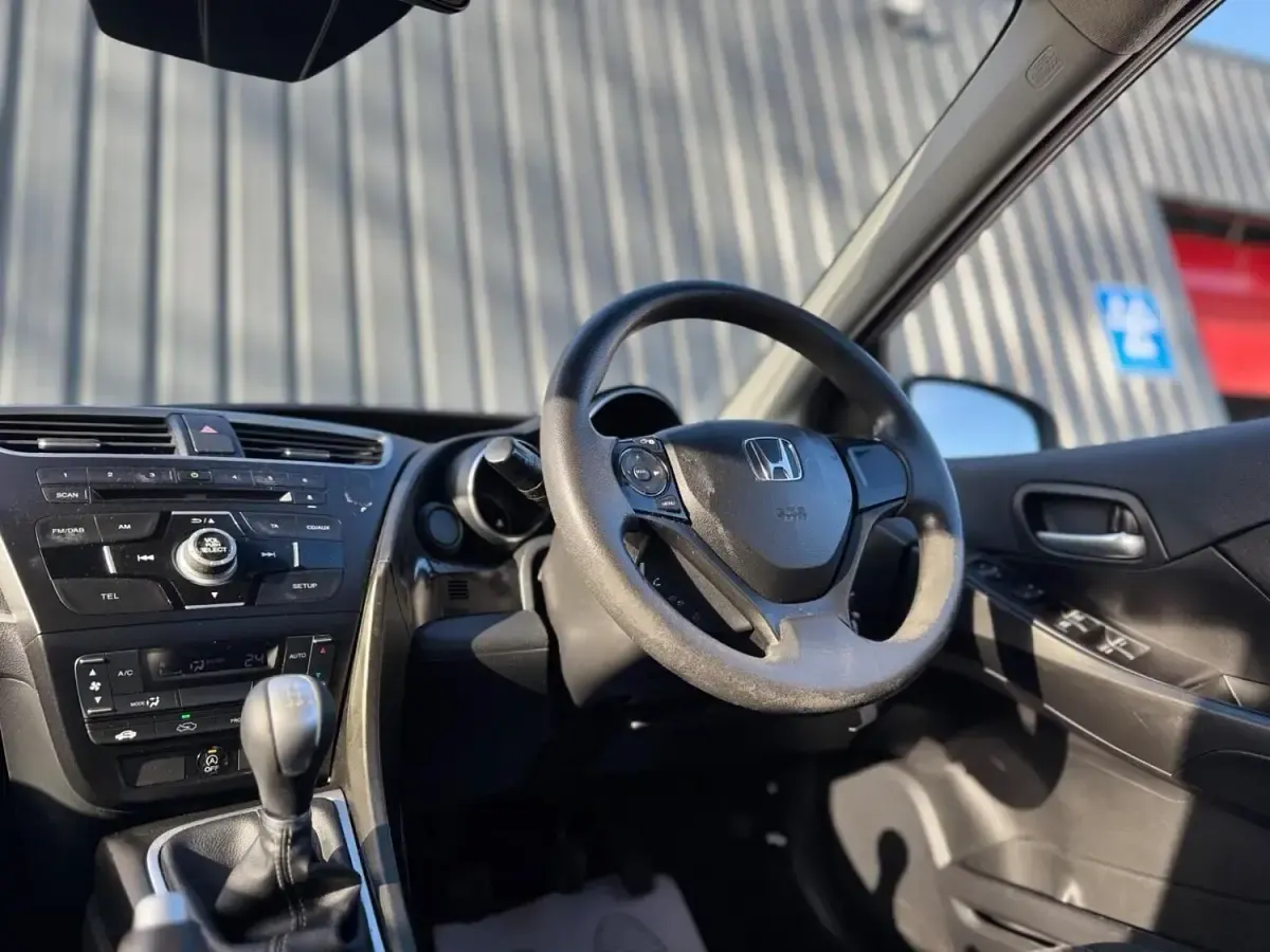 Begagnad Honda Civic S 2016 Silver Kombi