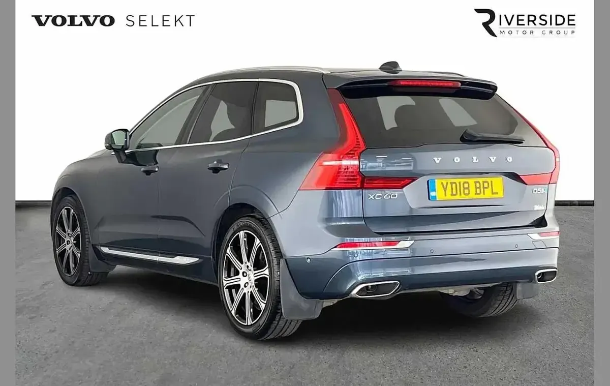 Used Volvo XC60 Inscription 235 HP (172 kW) 2018 Denim blue SUV