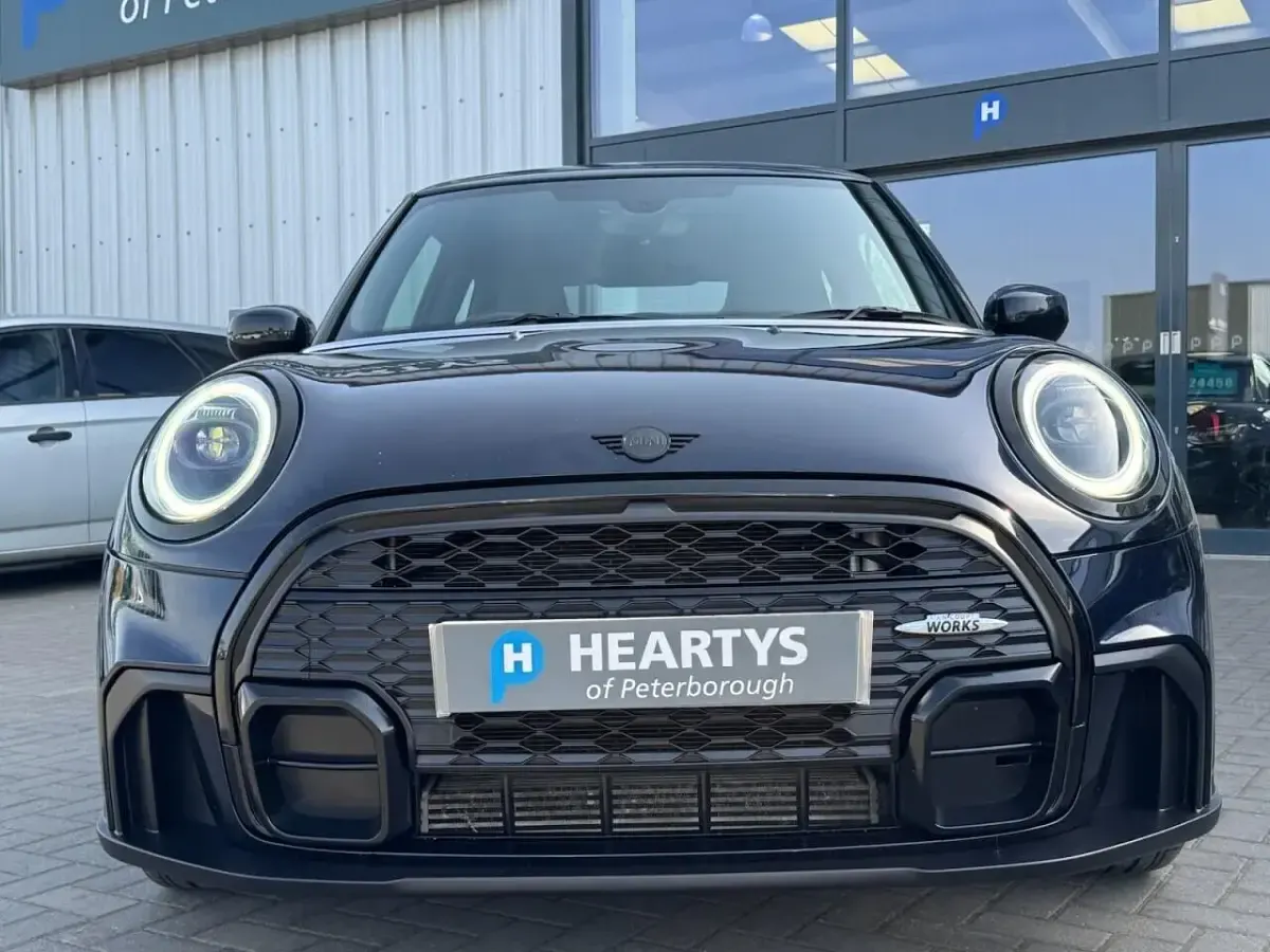 Used Mini Cooper Hatch 136 HP (100 kW) 2021 Blue/black Hatchback