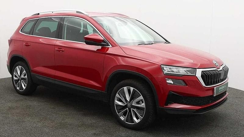 Velvet red metallic Used 2025 Skoda Karoq SE L SUV | £26,990 (Fair price) - Image 1/4