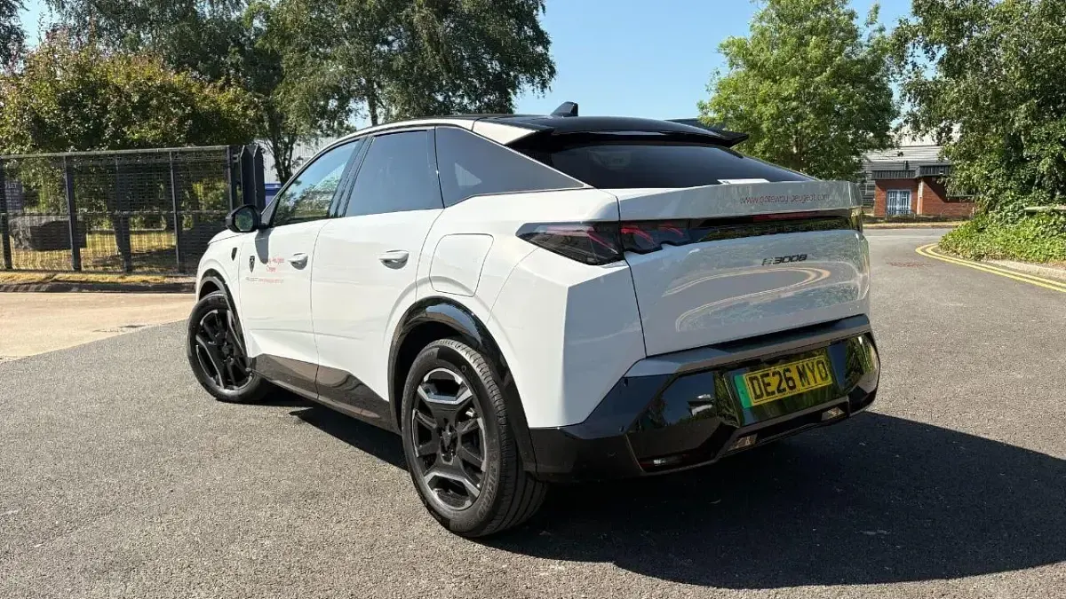 Used Peugeot e-3008 GT 152 kW (207 HP) 2026 White SUV