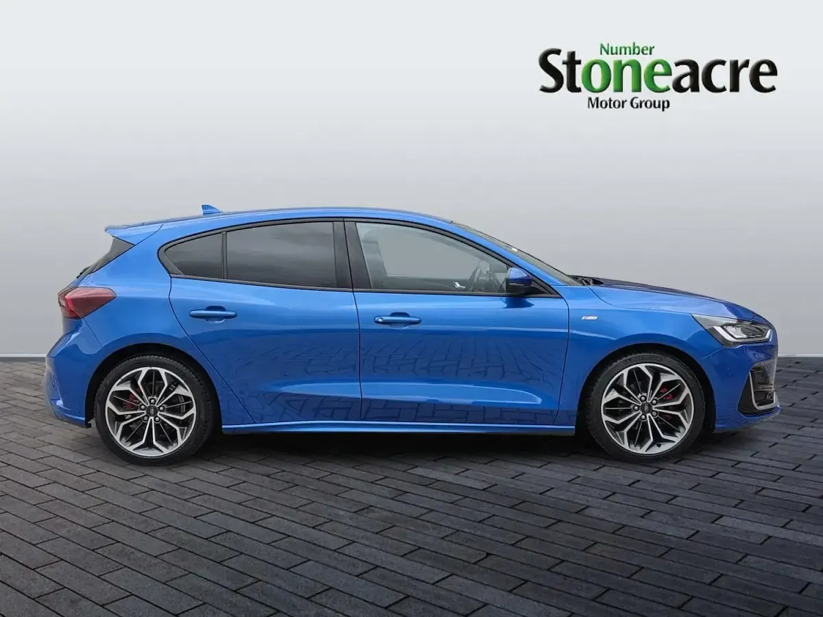 Used Ford Focus ST-Line 125 HP (91 kW) 2022 Blue Hatchback