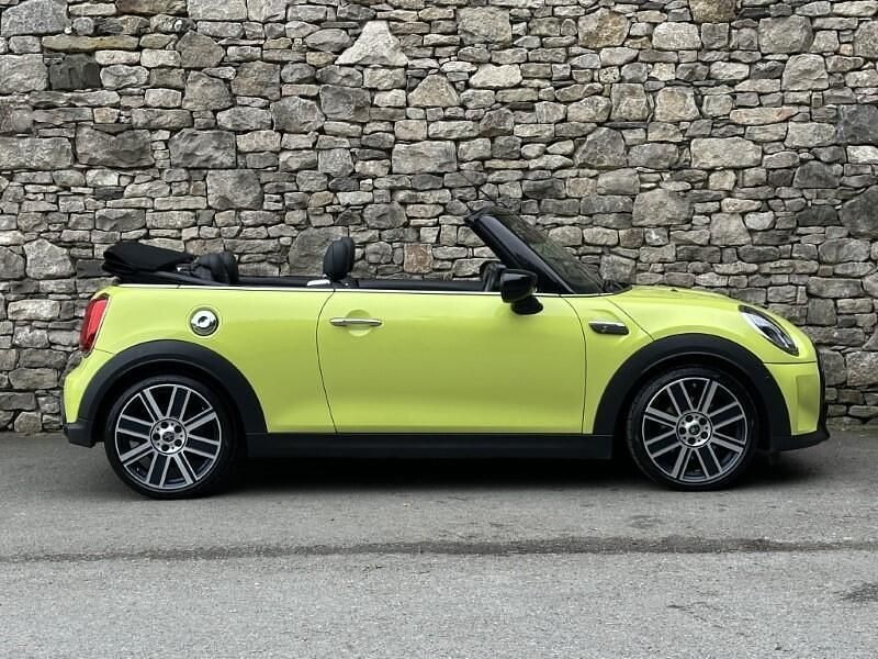 Used Mini Cooper S Exclusive 176 HP (129 kW) 2023 Yellow Hatchback