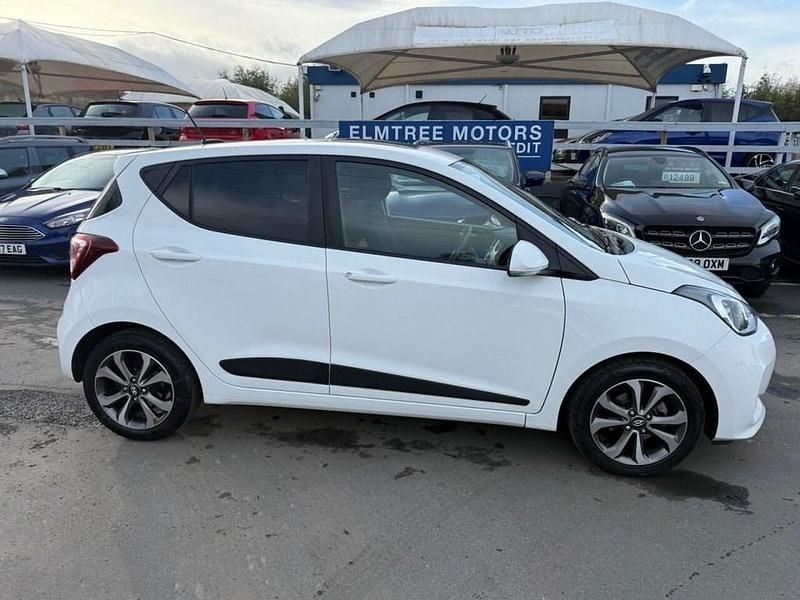 Used Hyundai i10 Premium SE 87 HP (63 kW) 2018 White Hatchback